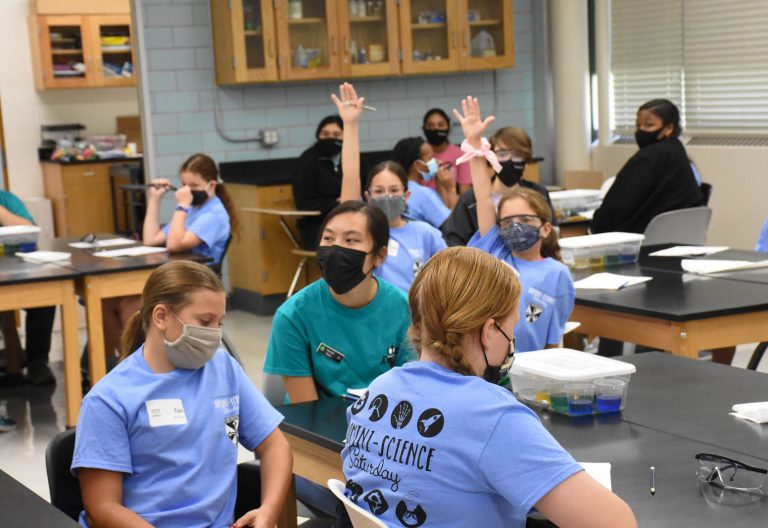 Prospective students collaborated with Dominican students and faculty for a day of Domini-Science fun!